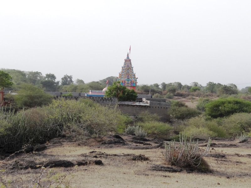 greater_rann_thornscrub_with_hindu_temple.jpg
