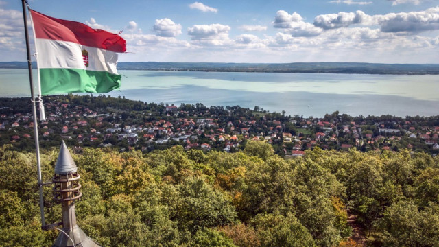 Gyönyörű kilátóhelyek és romtemplomok a Balaton északnyugati szegletében