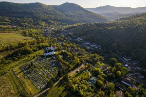 Hegyek között, völgyben megbújó tündéri magyar falvak
