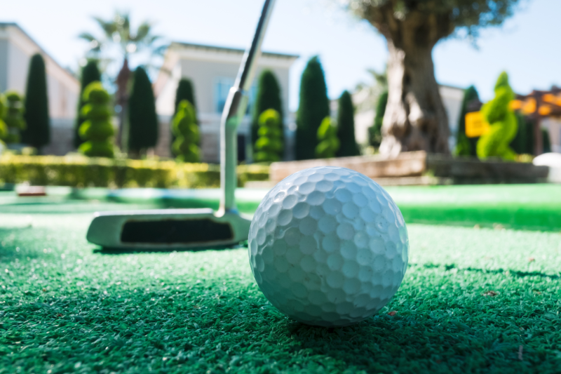 indoor minigolf