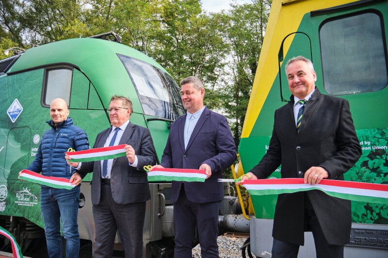 kéktúra vonat mozdony jenbacher