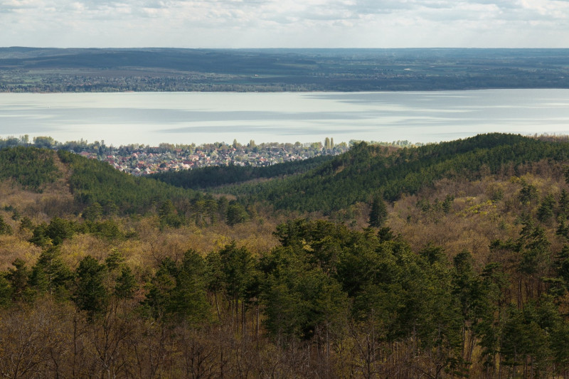 kilatas-a-berzsenyi-kilatobol-a-balaton-es-vonyarcvashegy-fele_FOTO_Farkas Péter
