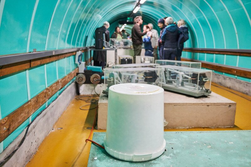 Látogatás a Sas-hegy tanösvényén és szeizmológiai laborjában