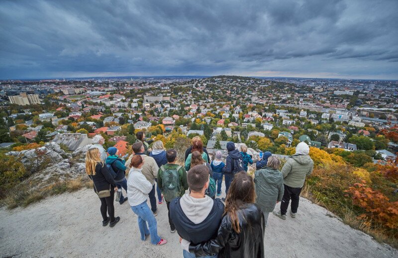 Látogatás a Sas-hegy tanösvényén és szeizmológiai laborjában
