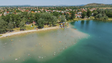 Menő strandok Magyarországon a nomád vízparttól a csúszdaparkig