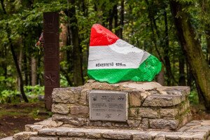 Miért hívják Magyarország legmagasabb hegycsúcsát Kékesnek?