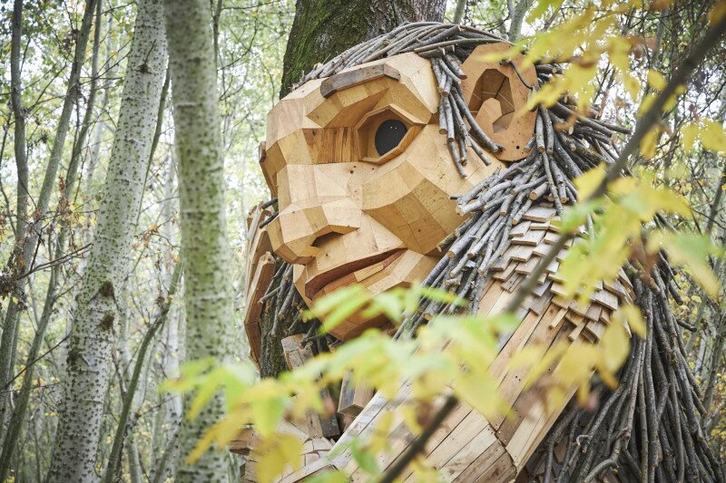 Ölelő Olga troll faszobra Hódmezővásárhelyen