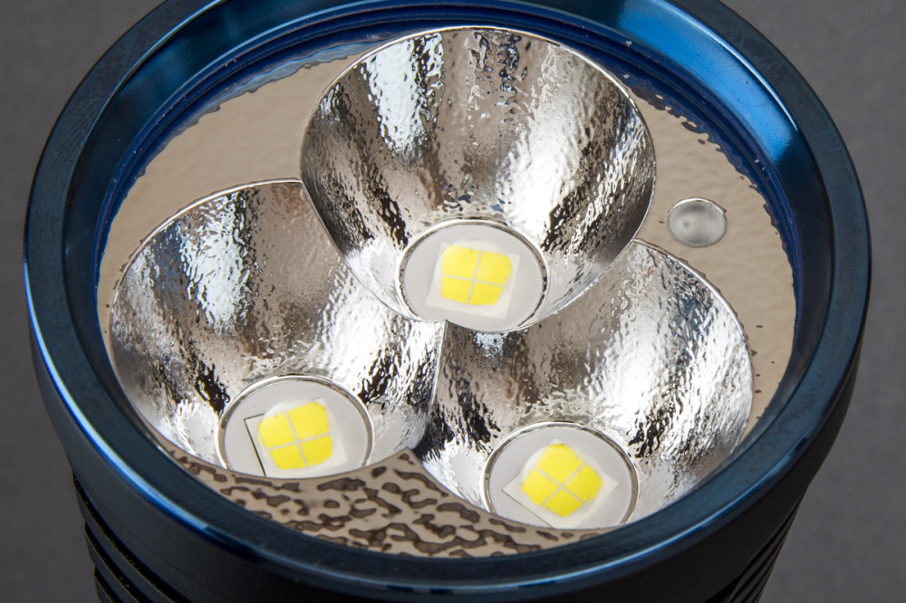 olight_x7r_marauder_led_foncsor(1).jpg