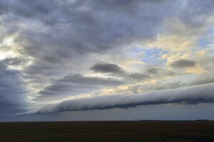 Óriás görgőfelhő hasította ketté a Dél-Alföld egét