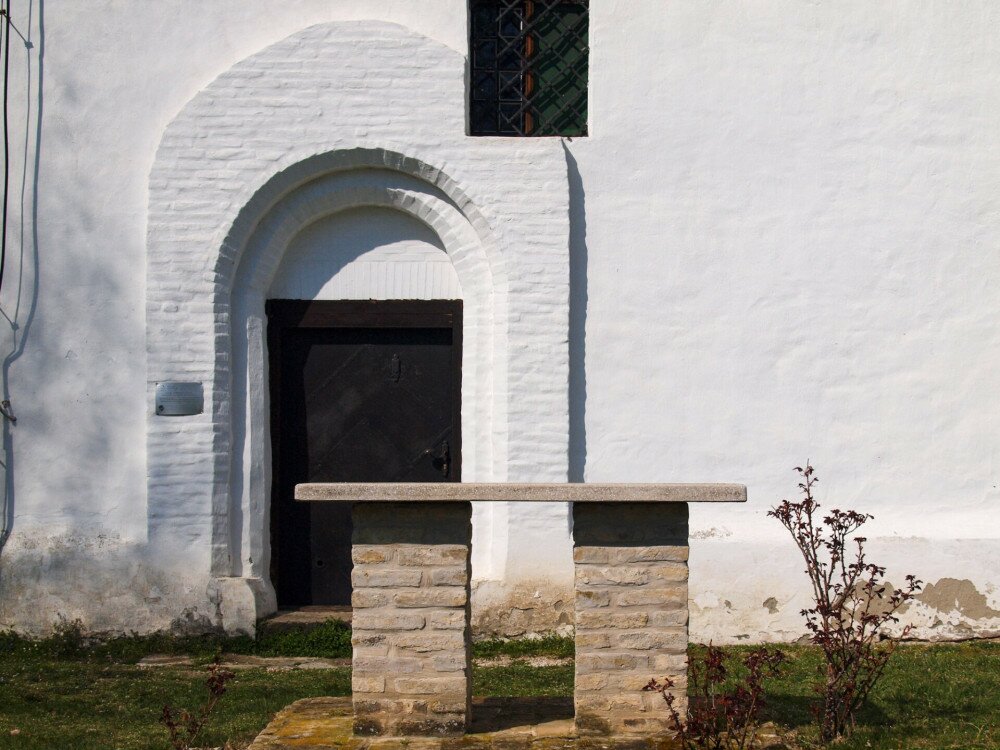 P3218656_Fehér Mária-kápolna bélleletes bejárati kapuja_Buzsák_FOTO_JA