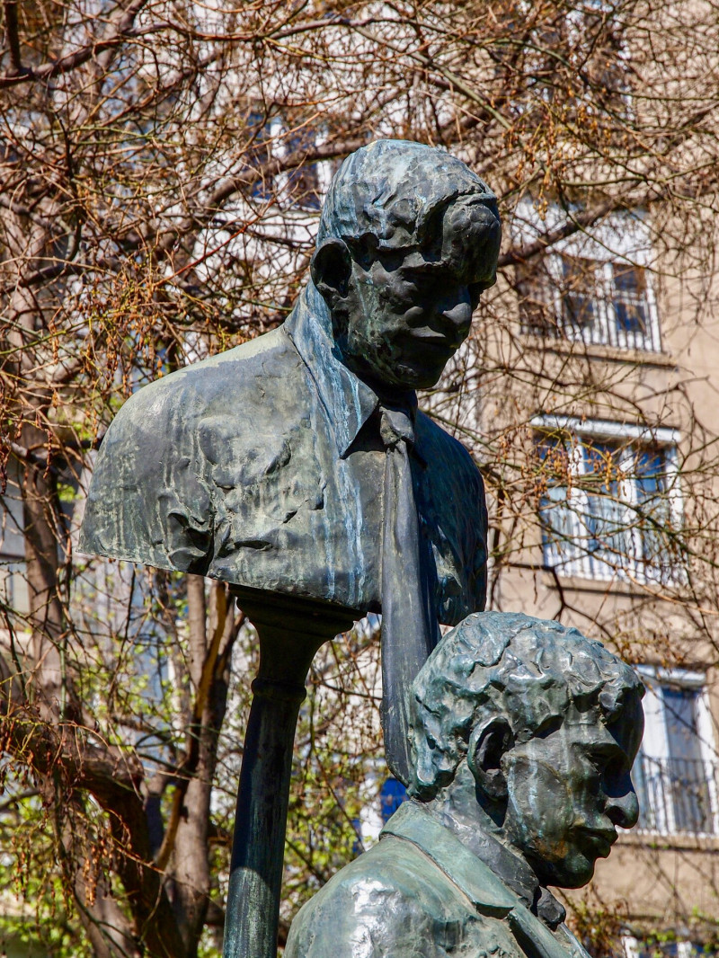 P4051981_Karinthy Frigyes-emlékmű_FOTO-Somo