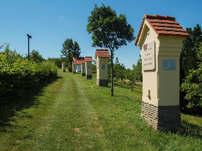 P7049537_Gyugy_kálvária_Nemzetünk Csillagainak Emlékösvénye_FOTO-JA