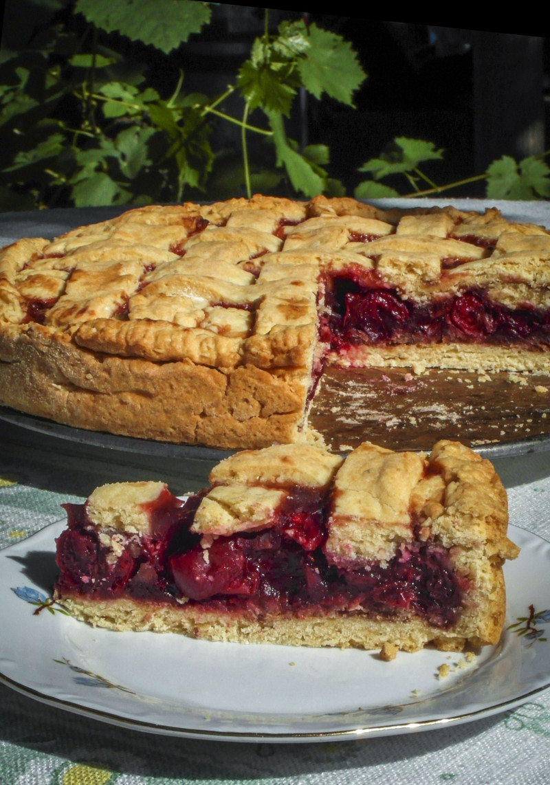 szamócás cseresznyés pite