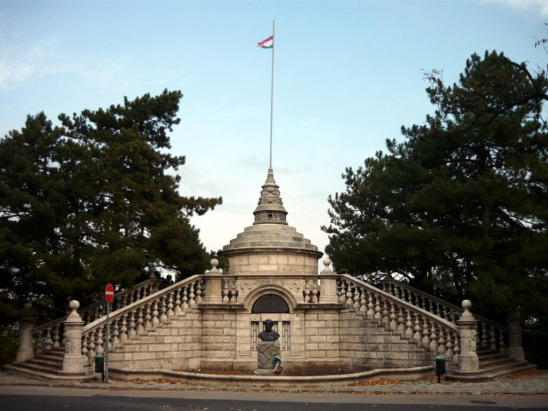 Széchenyi_Monument,_Széchenyi_Hill,_Budapest
