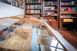 Szent könyvek múzeuma a Tisza-tónál