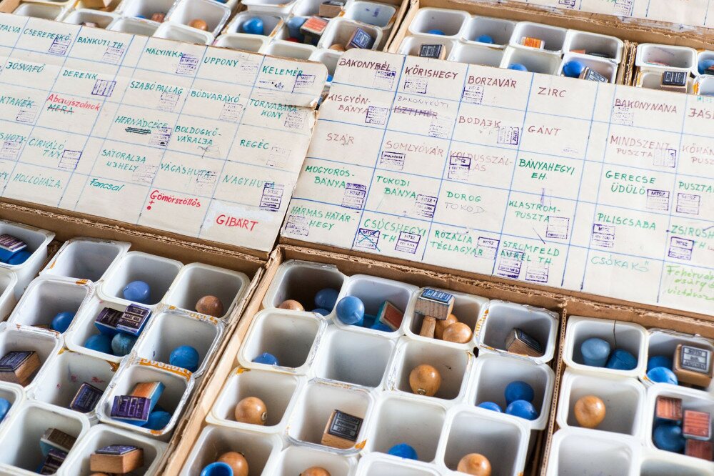 Tartalék kéktúra-bélyegzők az MTSZ gyűjteményében