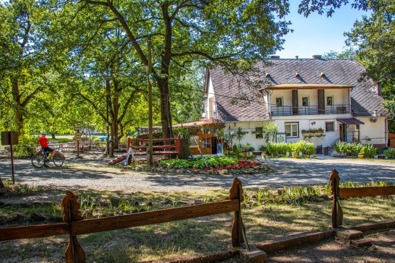 Törökmezői turistaház