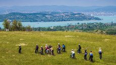 Túl a bringakörön – Kerékpáros kalandozások a Balaton környékén