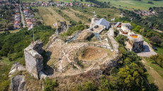 Vadregényes romok a Mátrában: a siroki vár