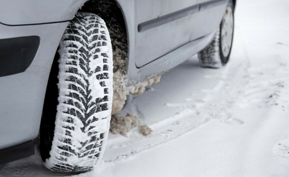 winter-tires-snow_j.jpg