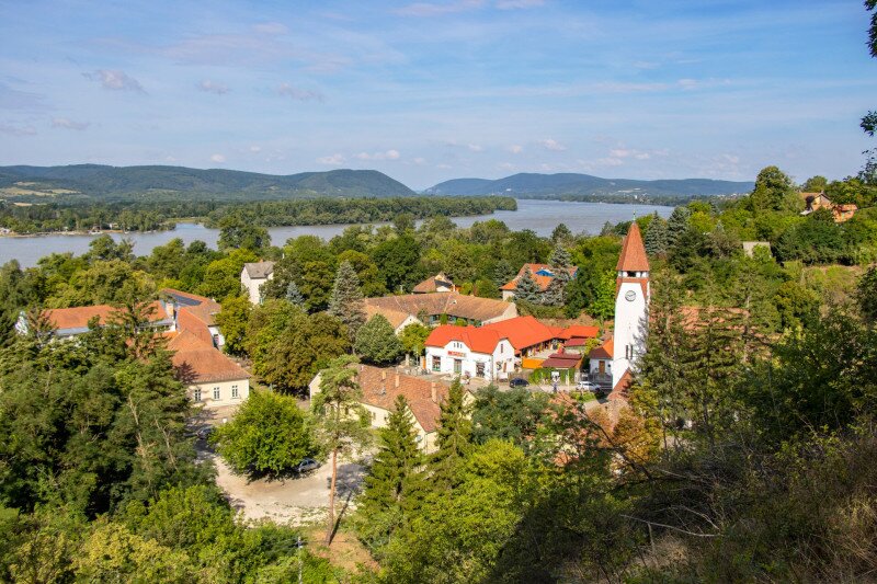 Zebegény rálátással a Dunakanyarra