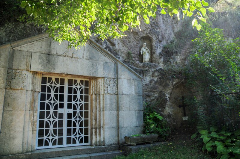 Zebegényi sziklakápolna